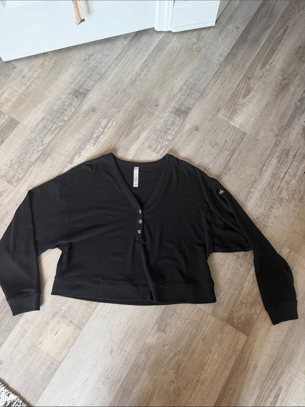 ALO Yoga Black V-Neck Cropped Long Sleeve Henley Sweatshirt